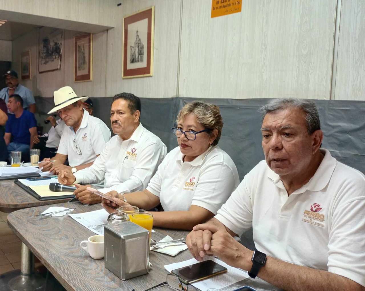 Ex Ferrocarrileros Mexicanos Mantienen Esperanzas en Compromisos del Gobierno